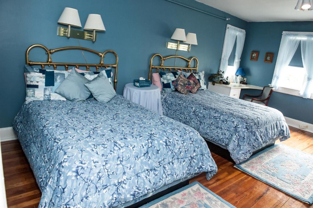 Cedars & Beeches Bed & Breakfast Long Branch Room photo